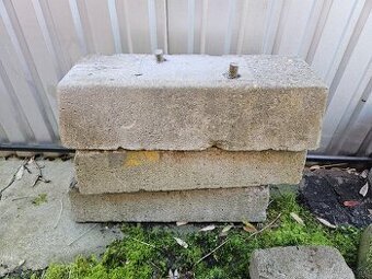 Betonové pražce zdarma