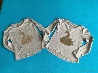 2x tričko s flitry- labutě- pro dvojčata- 104/110