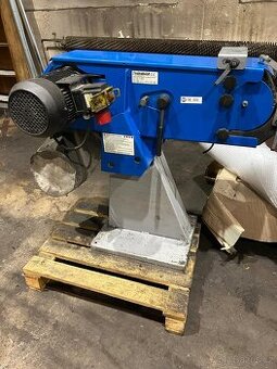 Pásová bruska na železo