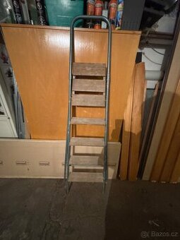 Skládací retro štafle s dřevěnými schůdky/nášlapy