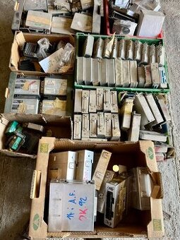 Řídící jednotka motoru Opel - 100kusů ECU funkční