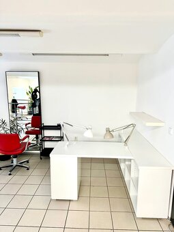 Modeláž nehtů v zavedeném DEL.VERO SALON v centru Brna