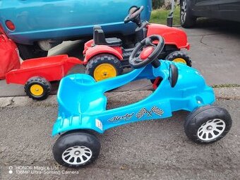 Obří zahradní hracky