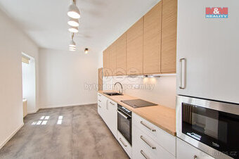 Pronájem bytu 3+1, 90 m², Valašské Meziříčí, ul. Náměstí