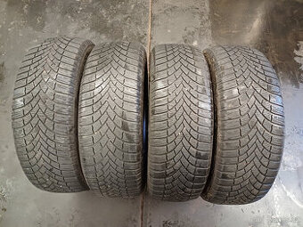 Zimní pneu Bridgestone 215/60/17 100H