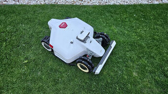 PRODÁNO - LUBA 2 AVD 10 000 robotická sekačka GPS bez drátů