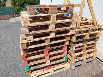 Daruji 20 ks různých palet