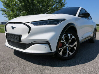 Ford Mustang Mach-E 75,7kWh Premium AWD 269PS - DPH