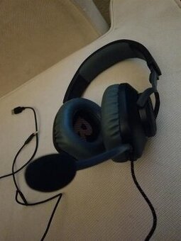 JBL Quantum 100 černá