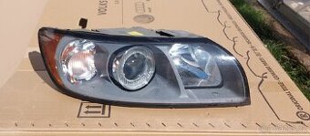 Volvo V40 přední pravé světlo