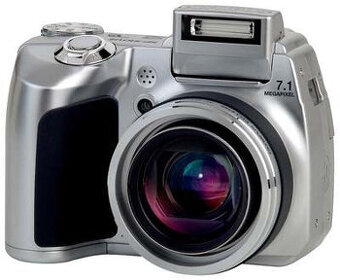 Olympus SP-510UZ – 10x zoom, 7.1 MPx