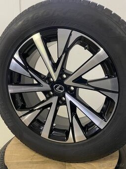 Original nové Lexus NX r18 + Pirelli 235/60/18 100%