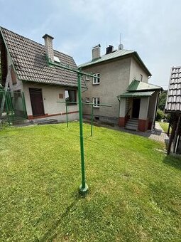 Pronájem prostorného rodinného domu 6+2 se zahradou