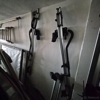 2x střešní nosič na kola
