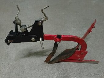 Vari jednostranný pluh+ nastavovací těleso