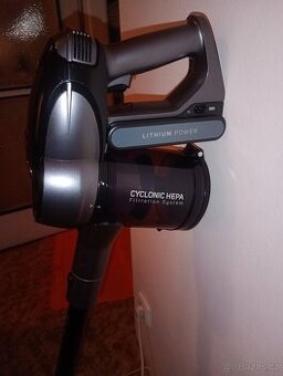 Tyčový vysavač Sencor 0725BK