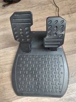 Herni volant thurmaster t 150