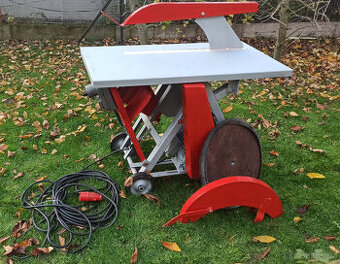 Kotoučová pila - cirkulárka s kolíbkou. Nová ložiska,nová vý