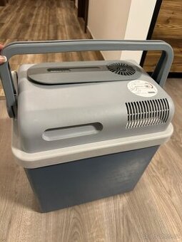 Prodej autolednicka s termoelektrickým chladicim boxem