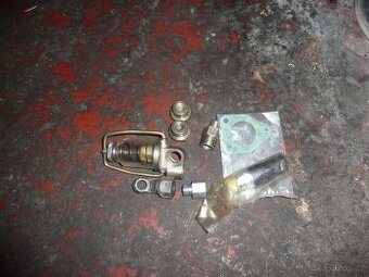 Filtr, šroubení, ruční pumpa Zetor