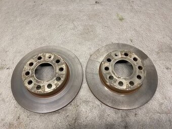 ŠKODA OCTAVIA 2 2004-2013 - ZADNÍ BRZDOVÉ KOTOUČE 256mm