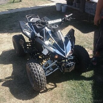 Prodám čtyřkolku 125 ccm automat