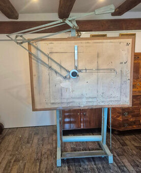 Rýsovací stůl s výklopnou deskou