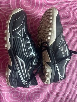 Boty ba pozemní hokej zn. Mizuno vel. 37 (23,5 cm)