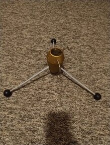 Kovový stojan na Vánoční stromeček