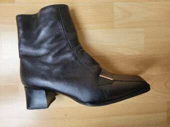 Dámské kožené kotníčkové kozačky vel. 7