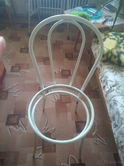 Kovová kostra židle