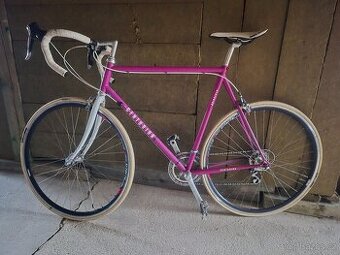 Silniční kolo Centurion