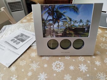 Prodám nepoužité hodiny s fotorámečkem za 180