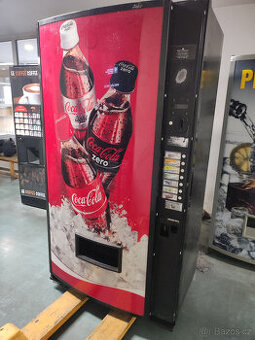 Prodejní automat na PET lahve Vendo - Coca cola