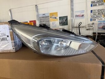 Světlomet pravý FORD FOCUS 2018
