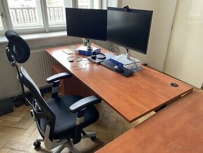 Kancelářský stůl Hobbis 160x80 cm