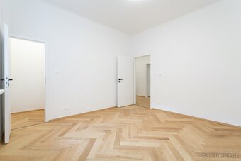 Nabízíme nový designový 4+KK po rekonstrukci – prostorný, sv