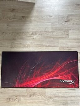 Podložka pod herní setup (klávesnice, myš) HyperX