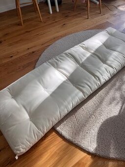 Futon z lněného semínka