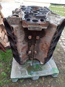 Prodám blok motoru na kirovec K-700 Yamz 238