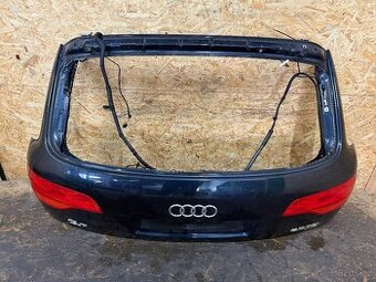 ČÁSTEČNĚ NASTROJENÉ PÁTÉ DVEŘE KUFRU AUDI Q7 4L