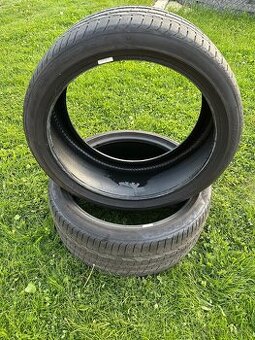 Dvourozměrná sada letních pneu Pirelli R22