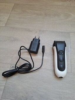 Holici strojek BRAUN 3020s