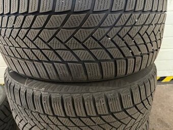Zimní pneumatiky 225/40/18 Nokian+Matador