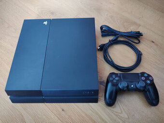 Playstation 4 (PS4) 500GB, ovladač, kabely k připojení