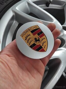 Krytka stred Porsche