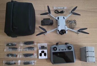 DJI MINI 4 PRO Fly More Combo
