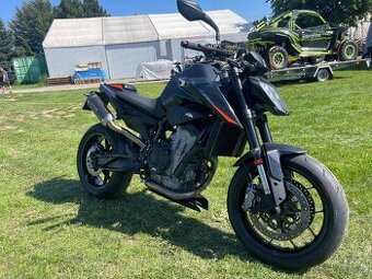 KTM DUKE 890