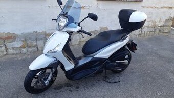 Piaggio Beverly 350 Sport Touring (2018) - ABS/ASR