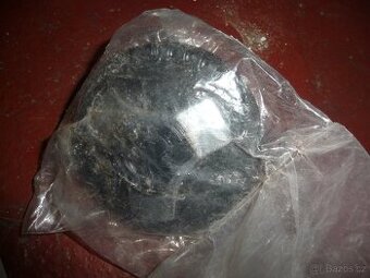 Zamykatelný uzávěr nádrže Zetor